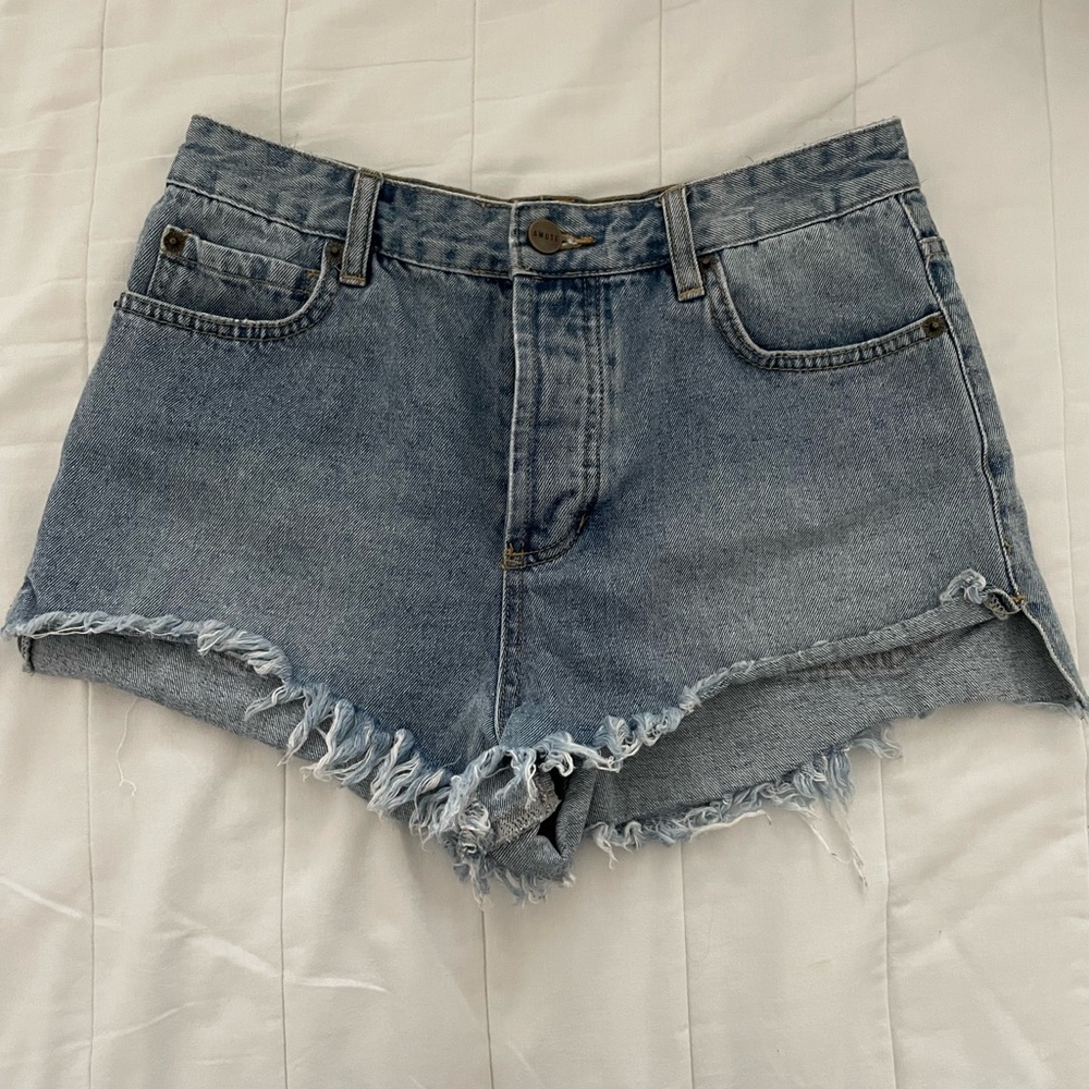Amuse society Denim Shorts size 27